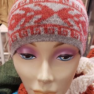 100% Baby alpaca hat